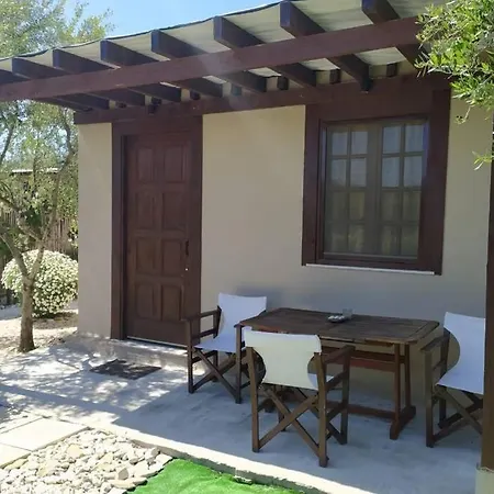 Raisin House Ferienhaus Koukounariá